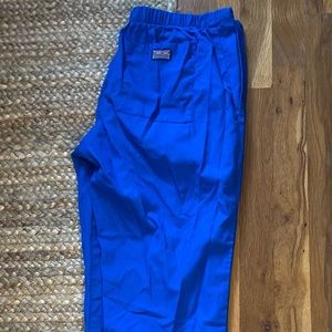 Blue Cherokee workwear scrub buttons size small